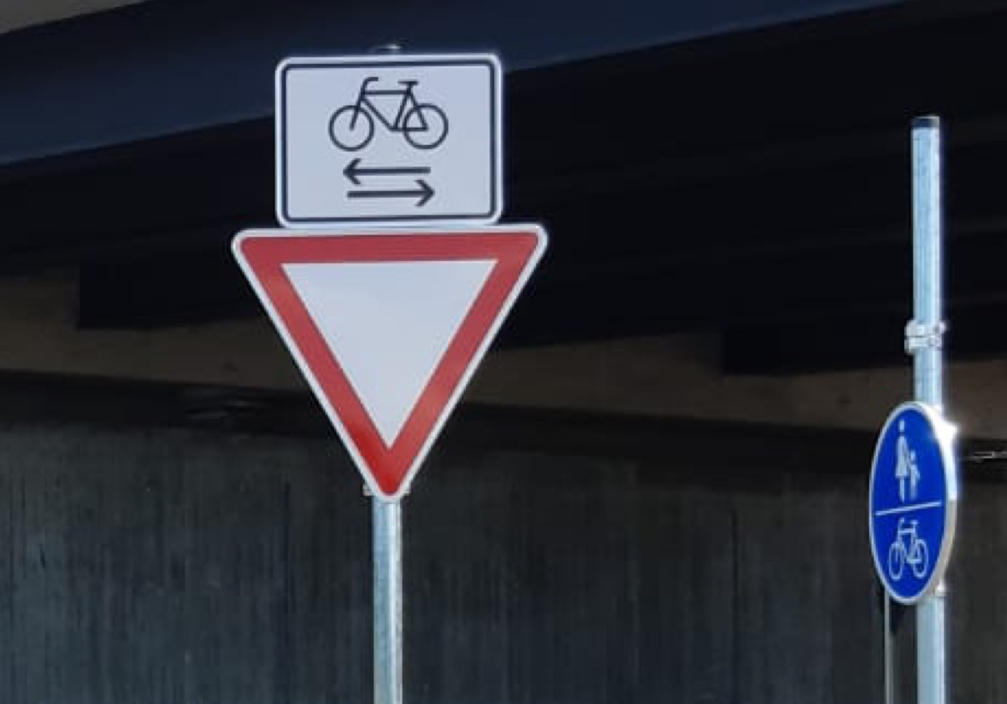 cropped-leistungsdetailseite-beschilderung